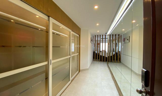 Bán chung cư Hùng Vương plaza 130m2 , 3pn 3wc sổ hồng