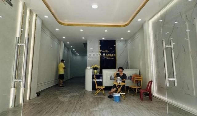 Cho thuê nhà mặt tiền Lý Chính Thắng, Q3, 4 tầng, kinh doanh sầm uất