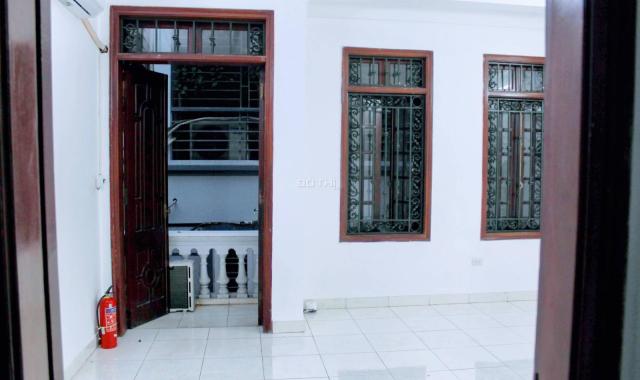 Cho thuê văn phòng Phố Trần Quốc Hoàn, Quận Cầu Giấy, vị trí đẹp, giá tiết kiệm