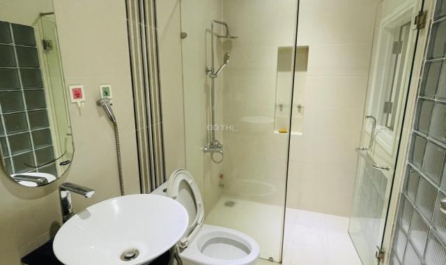 Cho thuê nguyên căn mặt tiền đường Hoa, 5PN 5WC, full máy lạnh nội thất