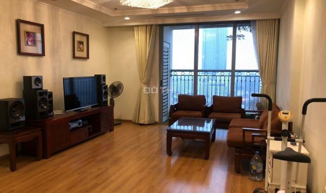 Cần cho thuê nhanh căn hộ 3 phòng ngủ Vinhomes Nguyễn Chí Thanh, dt 138m2, giá chỉ 25tr