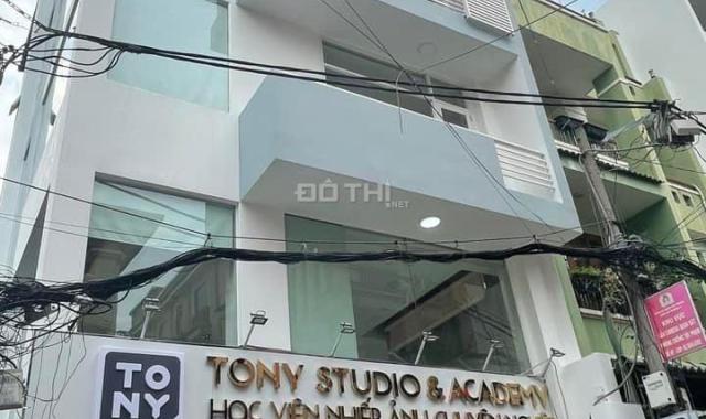 Cho thuê nhà ngang 7m mặt tiền 3D Thích Quảng Đức, Phú Nhuận