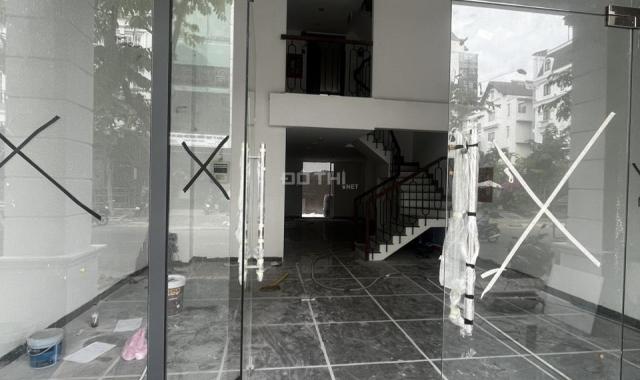 Cho thuê mặt bằng TRỆT trống suốt nhà phố Hưng Phước 4, Phú Mỹ Hưng, Q7. giá 36 triệu