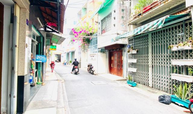Cho thuê nhà mặt tiền Trần Cao Vân, Phú Nhuận, 3 tầng, 3PN, giá 12 tr