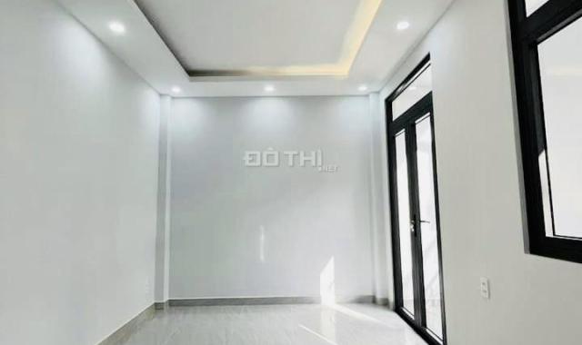Cho thuê nhà mới đúc 3 tấm mặt tiền kinh doanh Lê Hồng Phong, Quận 10