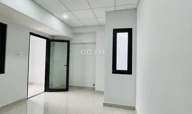 Cho thuê nhà mới đúc 3 tấm mặt tiền kinh doanh Lê Hồng Phong, Quận 10