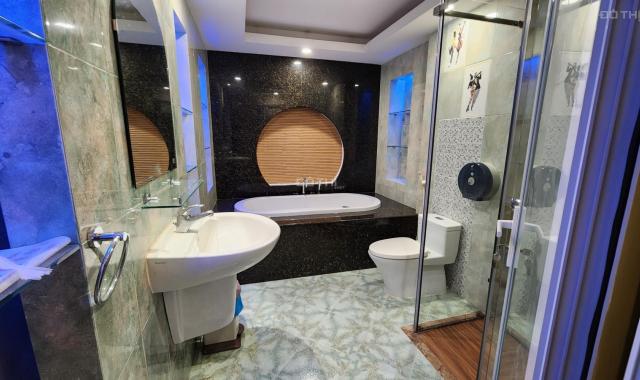 Cho thuê nhà hẻm xe hơi Nguyễn Đình Khởi, P4, Tân Bình, 6x25m, 6PN