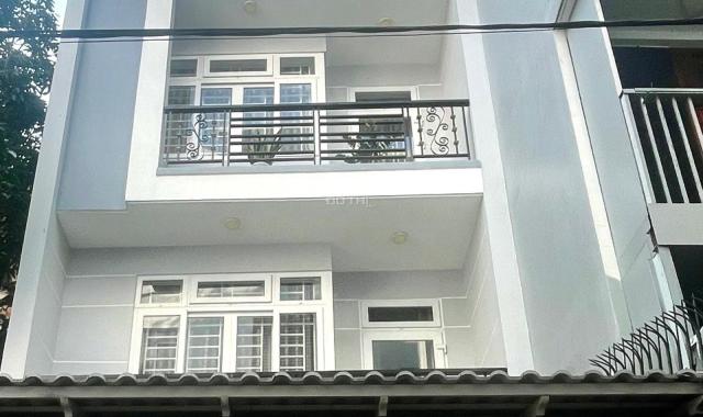 Cho thuê nhà đường Trần Quang Diệu, quận 3, 4 phòng ngủ lớn, đầy đủ nội thất