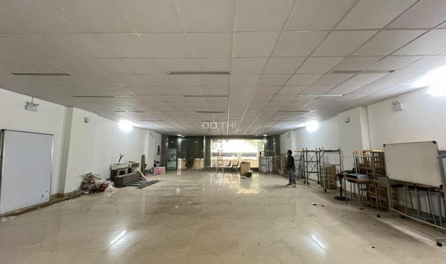 Cho thuê nhà mặt phố Giảng Võ gần 300m2 làm ngân hàng, nhà hàng, cafe