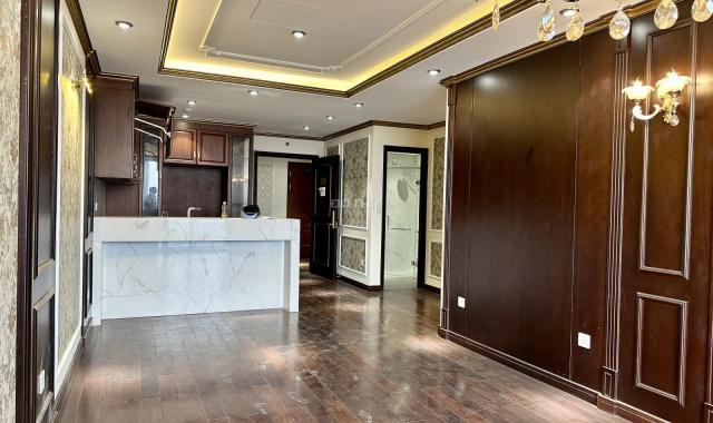 Bán căn ngoại giao 102m2 mới + full đồ, thanh toán 4.950 tỷ nhận nhà. HC Golden City