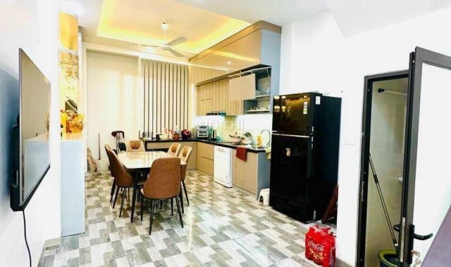 Bán Gấp Nhà 50m2 Xây Mới 4 Tầng, Full Đồ, Ngõ Thông, Cách Phố Ngọc trì, Cổ Linh chỉ 20m.