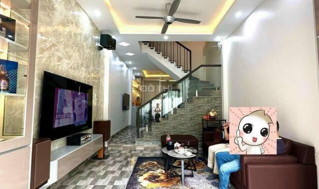 Bán Gấp Nhà 50m2 Xây Mới 4 Tầng, Full Đồ, Ngõ Thông, Cách Phố Ngọc trì, Cổ Linh chỉ 20m.