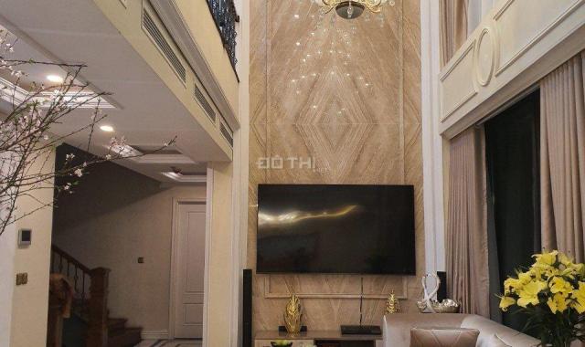 Cho thuê căn hộ Penthouse King Palace 320m2 4 ngủ đủ đồ cực đẹp, đang trống, có ảnh thật