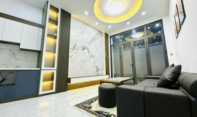 NHÀ ĐẸP ĐỐNG ĐA, LÔ GÓC, 50M RA PHỐ, DT 33M2, 5 TẦNG, GIÁ NHỈNH 5 TỶ