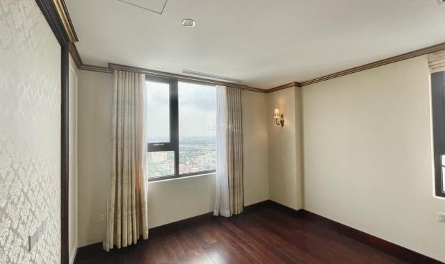 Bán căn hộ 102m2 view sông - view thành phố tuyệt đẹp, đủ nội thất cao cấp . Tổng giá 5.1 tỷ