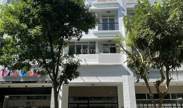 Nhà có thang máy đường Phạm Thái Bường, Phú Mỹ Hưng tiện kinh doanh