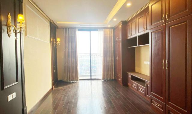 Bán căn hộ 3 phòng ngủ, 120m2, view công viên Bồ Xanh, tại HC Golden City