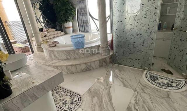 BÁN CHUNG CƯ DUPLEX - PENTHOUSE 36 HOÀNG CẦU 382 M2, 4 PHÒNG NGỦ, NỘI THẤT HƠN 2 TỶ