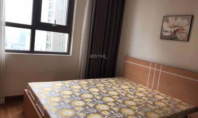 Cho thuê căn hộ 2 phòng ngủ full nội thất cao cấp chung cư Home City Trung Kính đang trống