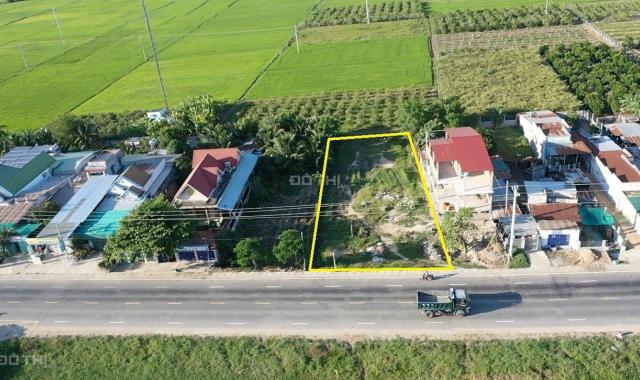 Nút giao cao tốc Ninh Thuận. Mặt đường QL27A, 20x50m sân bay Thành Sơn 5km, QL1 6km, 12km tới biển