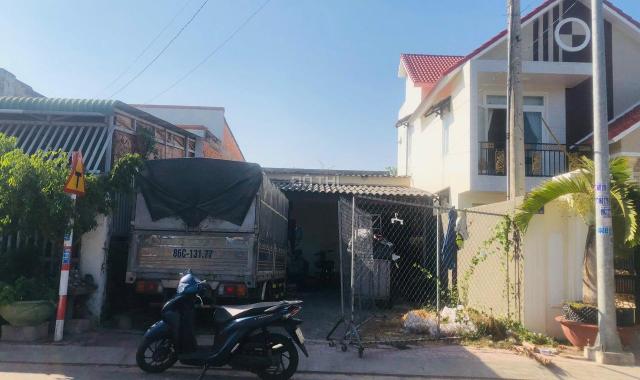 Bán 6 x 24 đất Đường Phan Đăng Lưu - TX LaGi Gần trường học, chợ