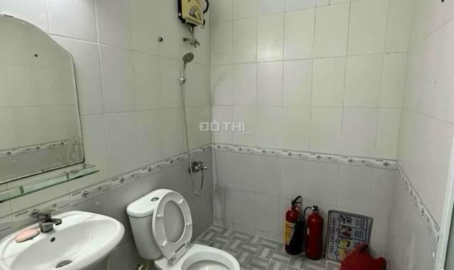 BÁN NHÀ 3 TẦNG QUẬN 7, 8 PHÒNG - DT : 76m2, Giá Chỉ : 4 TỶ 850