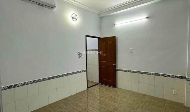 BÁN NHÀ 3 TẦNG QUẬN 7, 8 PHÒNG - DT : 76m2, Giá Chỉ : 4 TỶ 850