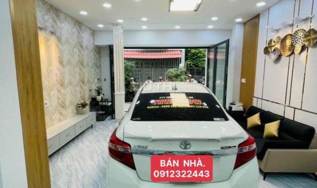 Bán nhà ngõ 5 Hoàng Quốc Việt ô tô kinh doanh 8 tỷ nhỉnh 0912322443 