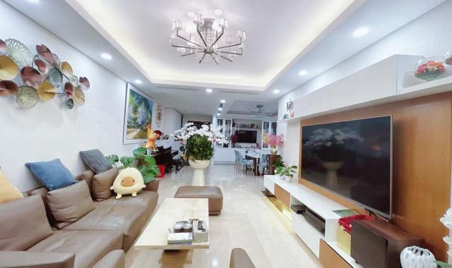 Bán căn hộ Mandarin Garden mặt đường Hoàng Minh Giám, DT 172m2, view Lã Vọng, nhà đẹp