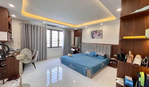 Bán nhà trung tâm quận Hoàng Mai kinh doanh, oto, 5 tầng, MT 5M, giá 8.99 Tỷ 0979356598