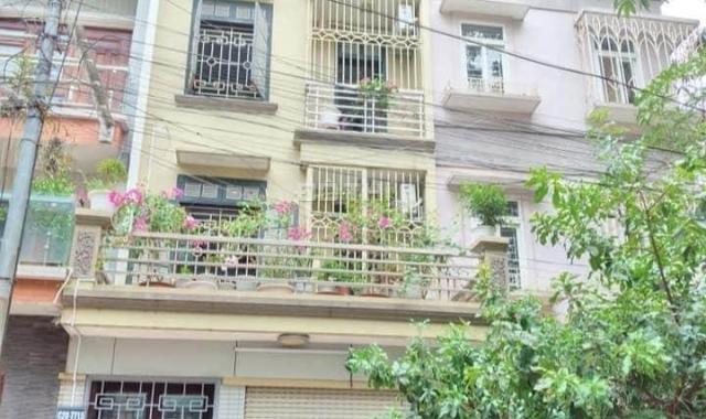 Bán nhà 5 tầng 5.6m mặt tiền phân lô VIP phố Trần Quốc Hoàn, 2 ô tô vào nhà.