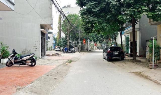 Bán gấp nhà phân lô 50m2 5 tầng mới xây chất lượng tốt phố Nguyễn Văn Lộc ,Quận Hà Đông