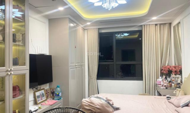 Cho thuê căn góc 3 ngủ tòa C7, DT rộng 110m2, chung cư Vinhomes D'Capital, đủ đồ đẹp (tân cổ điển)