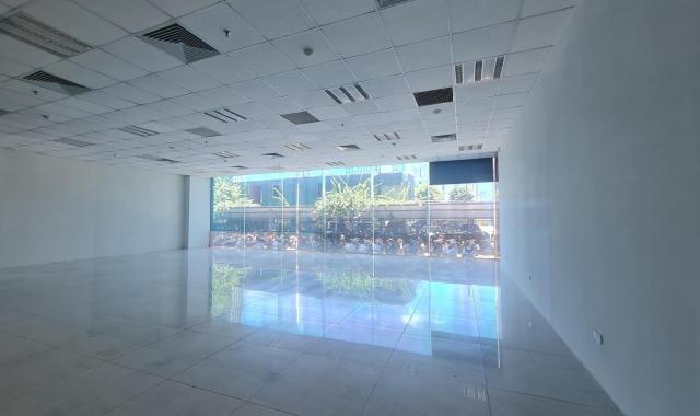 Cần cho thuê lô văn phòng 100m2 quận Cầu Giấy gần công viên, cây xăng Dương Đình Nghệ, Cầu Giấy