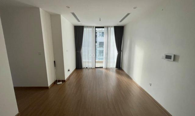 Cho thuê căn góc 4 phòng ngủ view trọn hồ điều hòa Vinhomes Skylake tòa S1, đồ cơ bản