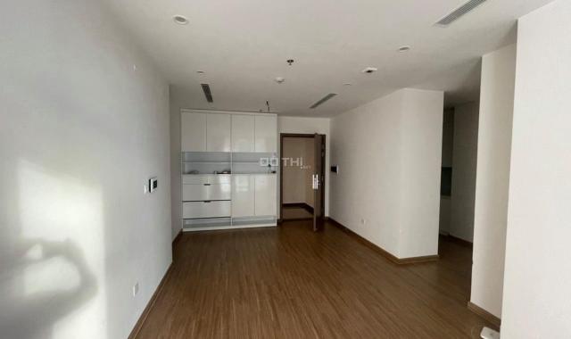 Cho thuê căn góc 4 phòng ngủ view trọn hồ điều hòa Vinhomes Skylake tòa S1, đồ cơ bản