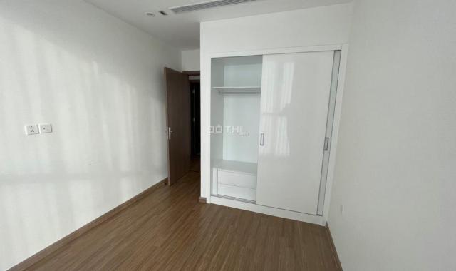 Cho thuê căn góc 4 phòng ngủ view trọn hồ điều hòa Vinhomes Skylake tòa S1, đồ cơ bản