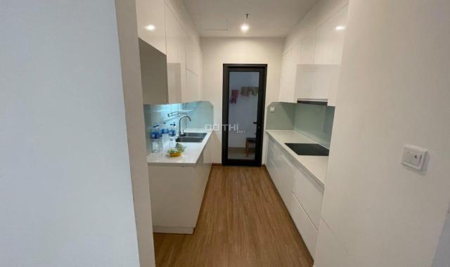 Cho thuê căn góc 4 phòng ngủ view trọn hồ điều hòa Vinhomes Skylake tòa S1, đồ cơ bản