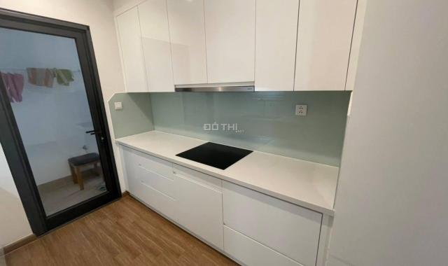 Cho thuê căn góc 4 phòng ngủ view trọn hồ điều hòa Vinhomes Skylake tòa S1, đồ cơ bản