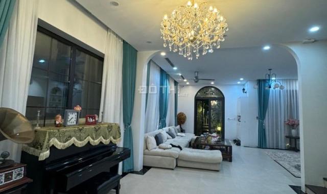 Giảm 2 tỷ bán Biệt thự đơn lập Vinhomes Thăng Long lô góc 190m, giá 26 tỷ