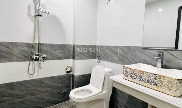 Bán nhà đẹp tại giang biên long biên 33m2 5 tầng nhỉnh 3 tỷ