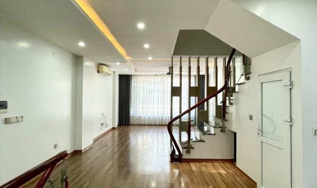 Bán liền kề dịch vụ Vạn Phúc 5 tầng 50m2, mt 5m, ô chờ thang máy