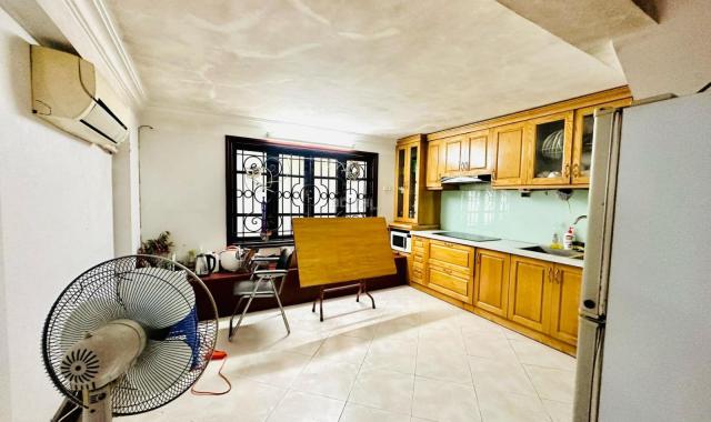 Nhà phân lô cán bộ ngõ 172 Hồng Mai, 62m2, mặt tiền 8.1m, giá 15.5 tỷ, 0985868893