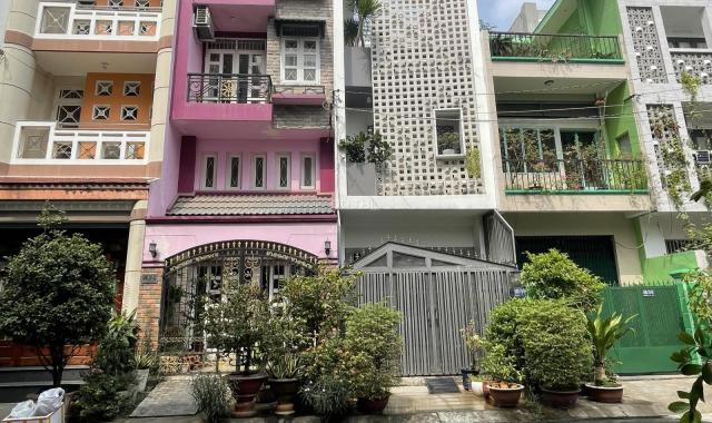 Bán nhà đẹp kết cấu sẵn 3 lầu hẻm xe hơi 10m đường Lý Thường Kiệt 4x16 giá 16,5 tỷ