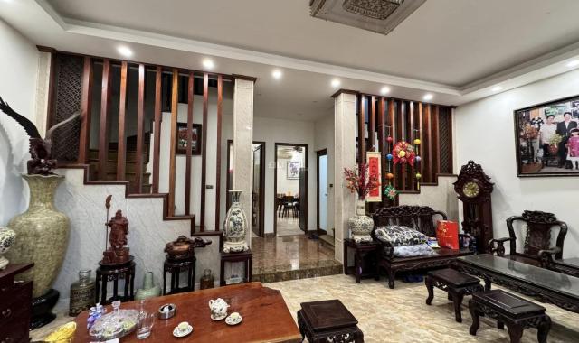 Bán nhà Mp Minh Khai Dt 110M2x5 tầng giá 36 tỷ.