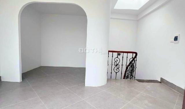 Bán nhà mới phường Đống Đa, nhà đẹp, ngõ ô tô tránh nhau 37m2 chỉ 5.2 tỷ