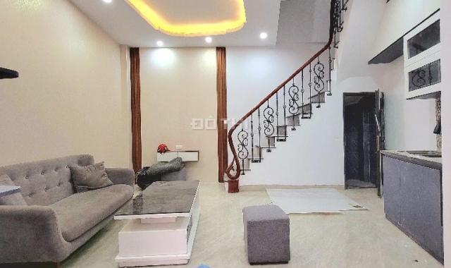 Bán nhà mới phường Đống Đa, nhà đẹp, ngõ ô tô tránh nhau 37m2 chỉ 5.2 tỷ