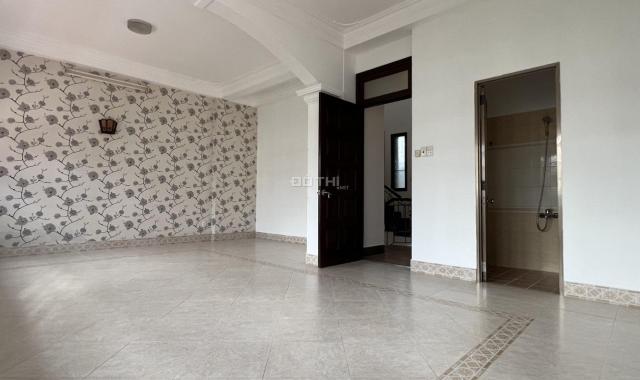 Mặt bằng trệt, lửng 120m2 mặt tiền đường cao triều phát, quận 7 giá rẻ