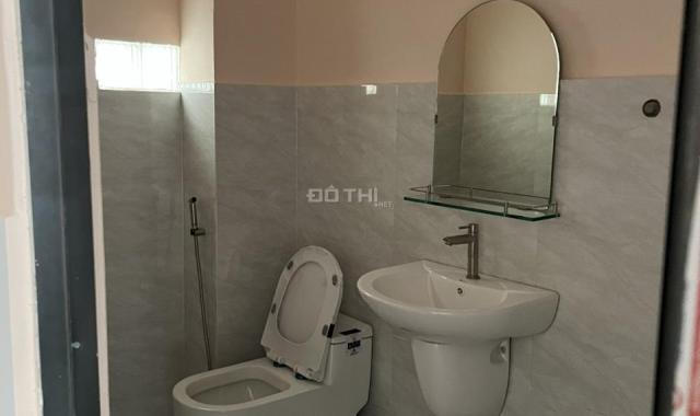 Cho thuê nhà hẻm Trương Công Định Dt 4.5x16m, trệt + lửng 7.5tr/th