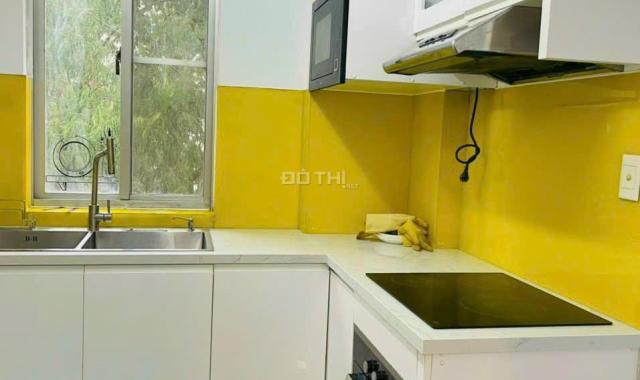 Cho thuê căn hộ Mỹ Khánh 3 có 3PN + 2WC ở Phú Mỹ Hưng lầu trung view hồ bơi